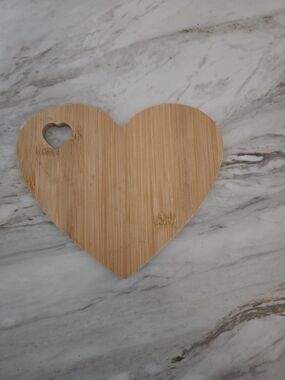 Heart-Shaped Bamboo Cutting/Serving Board - Natural Wood